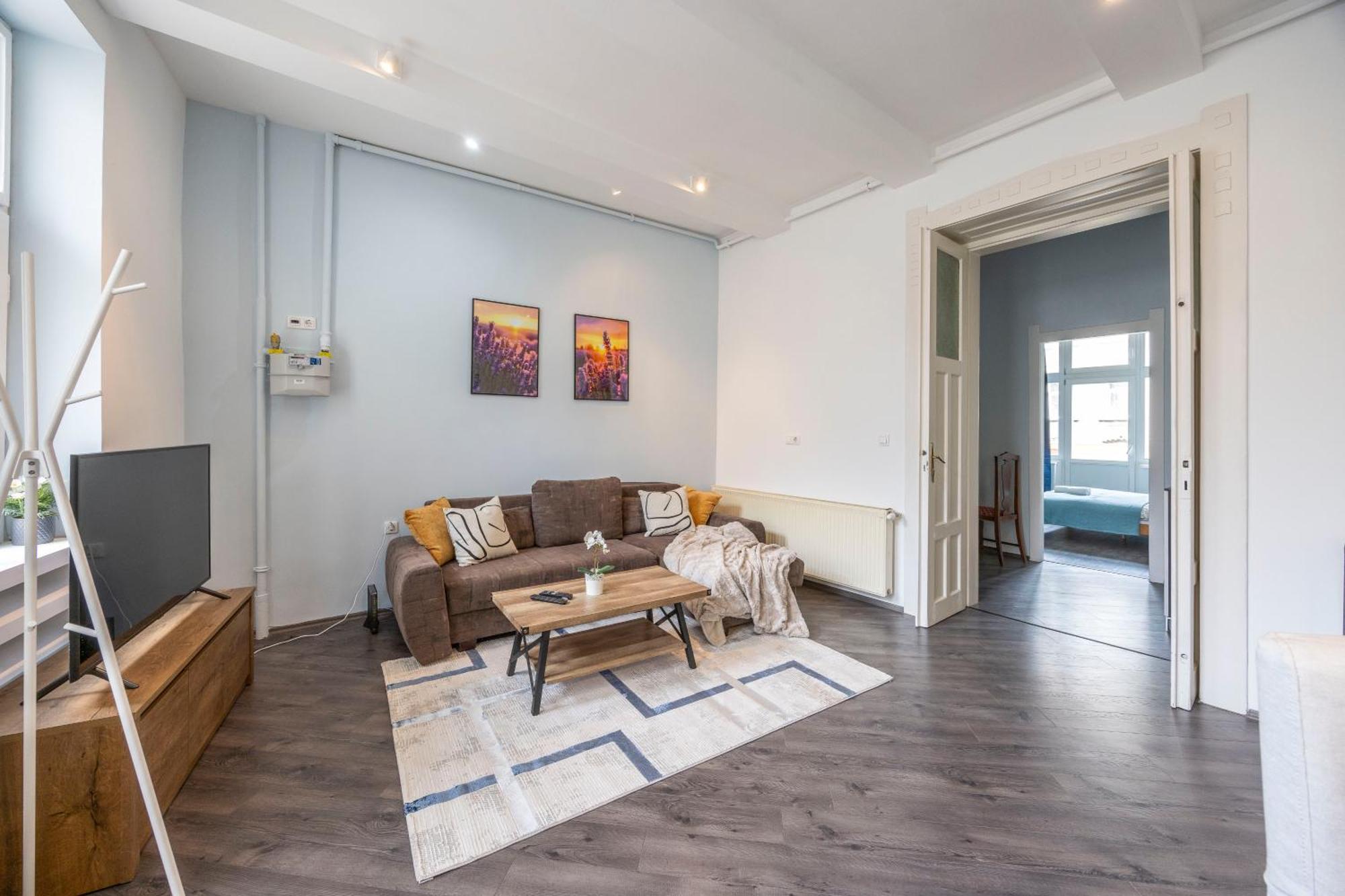 Explore Budapest From A Central Cozy Home & Sweet Retreat Екстериор снимка