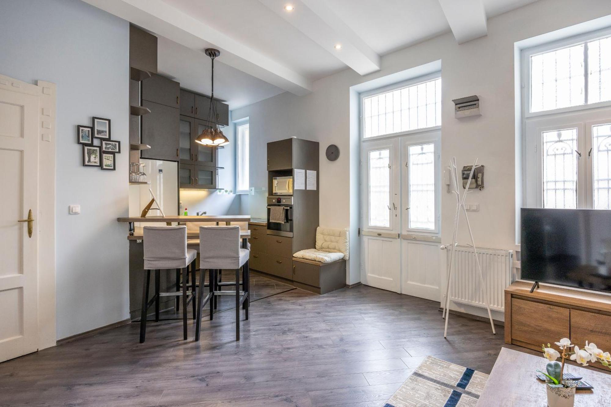 Explore Budapest From A Central Cozy Home & Sweet Retreat Екстериор снимка